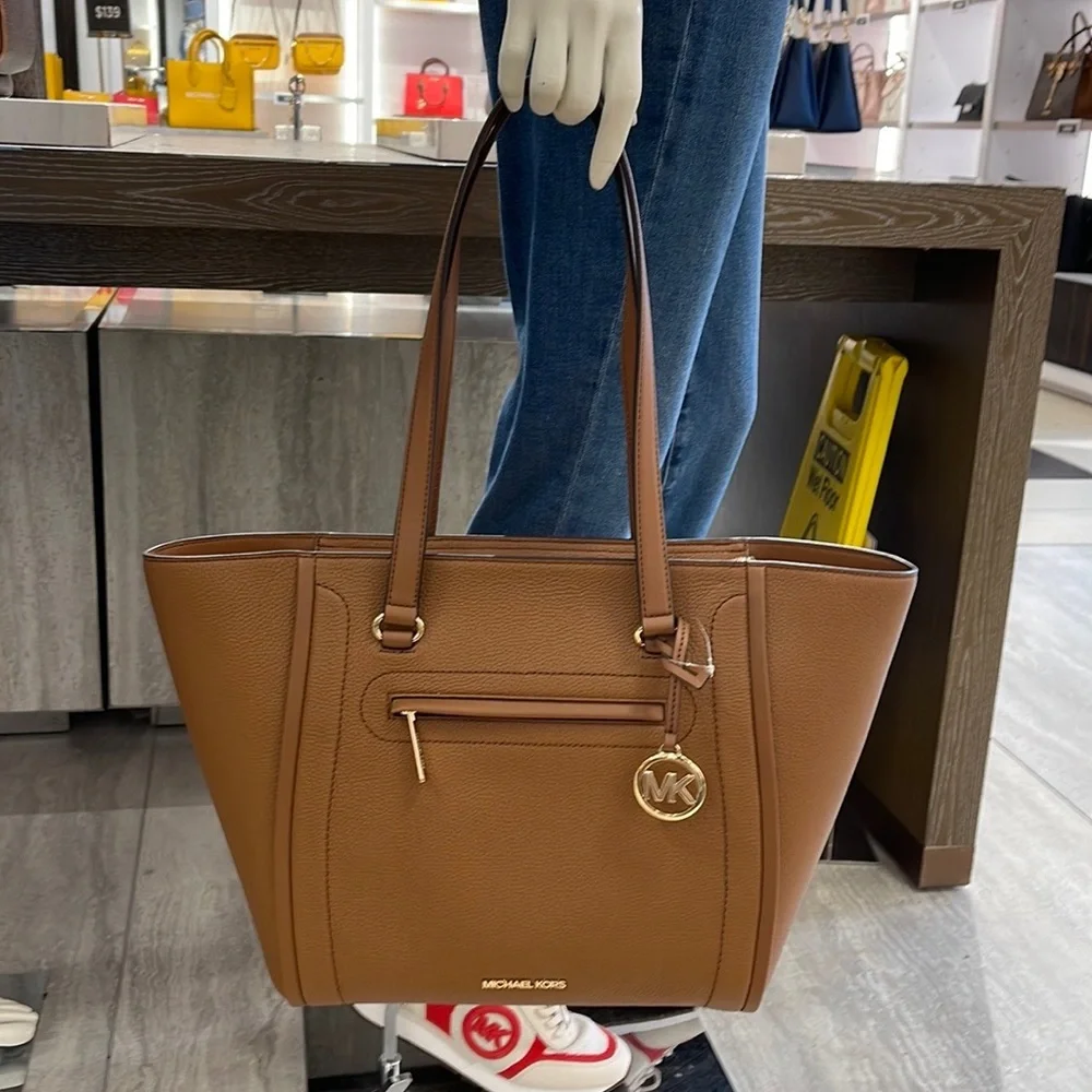 NEW WITH TAG MICHAEL KORS CARINE LARGE FRONT ZIP POCKET SHOULDER TOTE BAG PURSE
